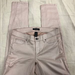 EUC White House Black Market dusty pink glimmer Skinny Leg Jeans